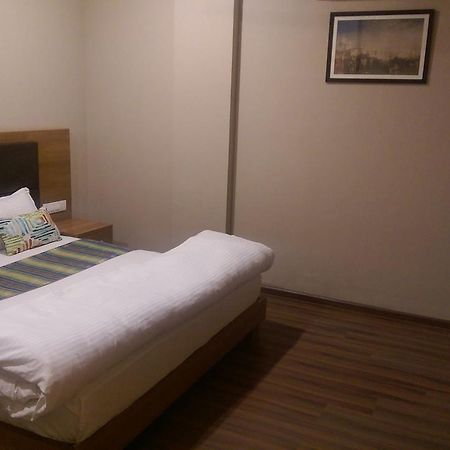 The Premier Hotel Kota  Bagian luar foto
